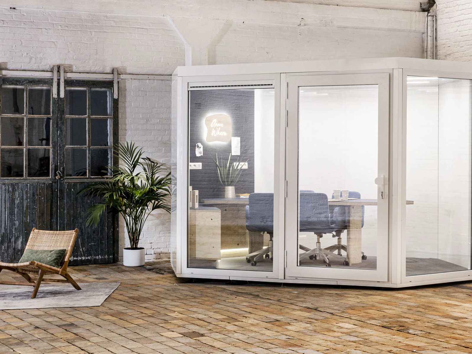 meeting office pod 1